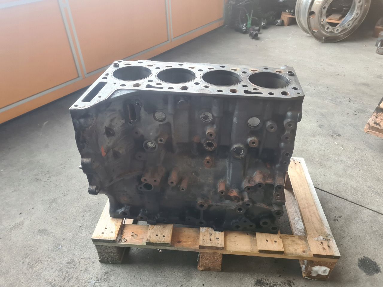 RENAULT GOŁY BLOK SILNIKA SŁUPEK RENAULT GAMA D WIDE DTI 5 VOLVO FL D5K EURO 6 - Bloque de cilindros para Camión: foto 2 RENAULT GOŁY BLOK SILNIKA SŁUPEK RENAULT GAMA D WIDE DTI 5 VOLVO FL D5K EURO 6 - Bloque de cilindros para Camión: foto 2