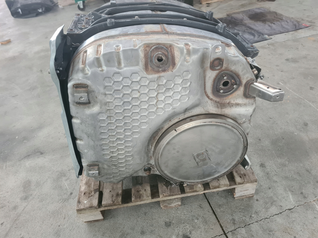 RENAULT KATALIZATOR TŁUMIK DPF FILTR VOLVO FH 5 FM 5 RENAULT GAMA T EVO NOWY MODEL - Convertidor catalítico para Camión: foto 5 RENAULT KATALIZATOR TŁUMIK DPF FILTR VOLVO FH 5 FM 5 RENAULT GAMA T EVO NOWY MODEL - Convertidor catalítico para Camión: foto 5