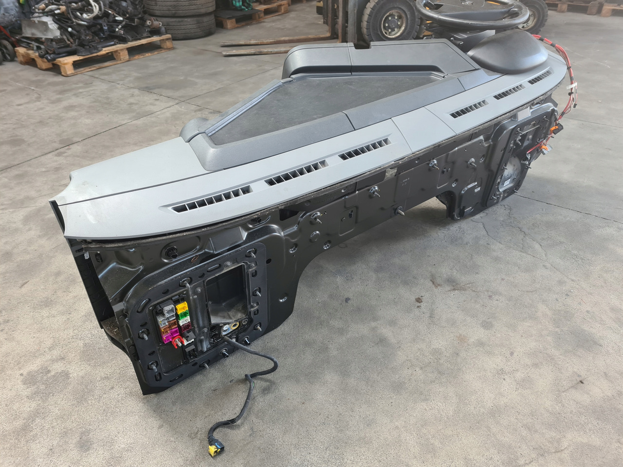 RENAULT KONSOLA KOMPLETNA KOKPIT DESKA ROZDZIELCZA PRZEKŁADKA ANGLIKA RENAULT GAMA T RANGE - Salpicadero para Camión: foto 4 RENAULT KONSOLA KOMPLETNA KOKPIT DESKA ROZDZIELCZA PRZEKŁADKA ANGLIKA RENAULT GAMA T RANGE - Salpicadero para Camión: foto 4