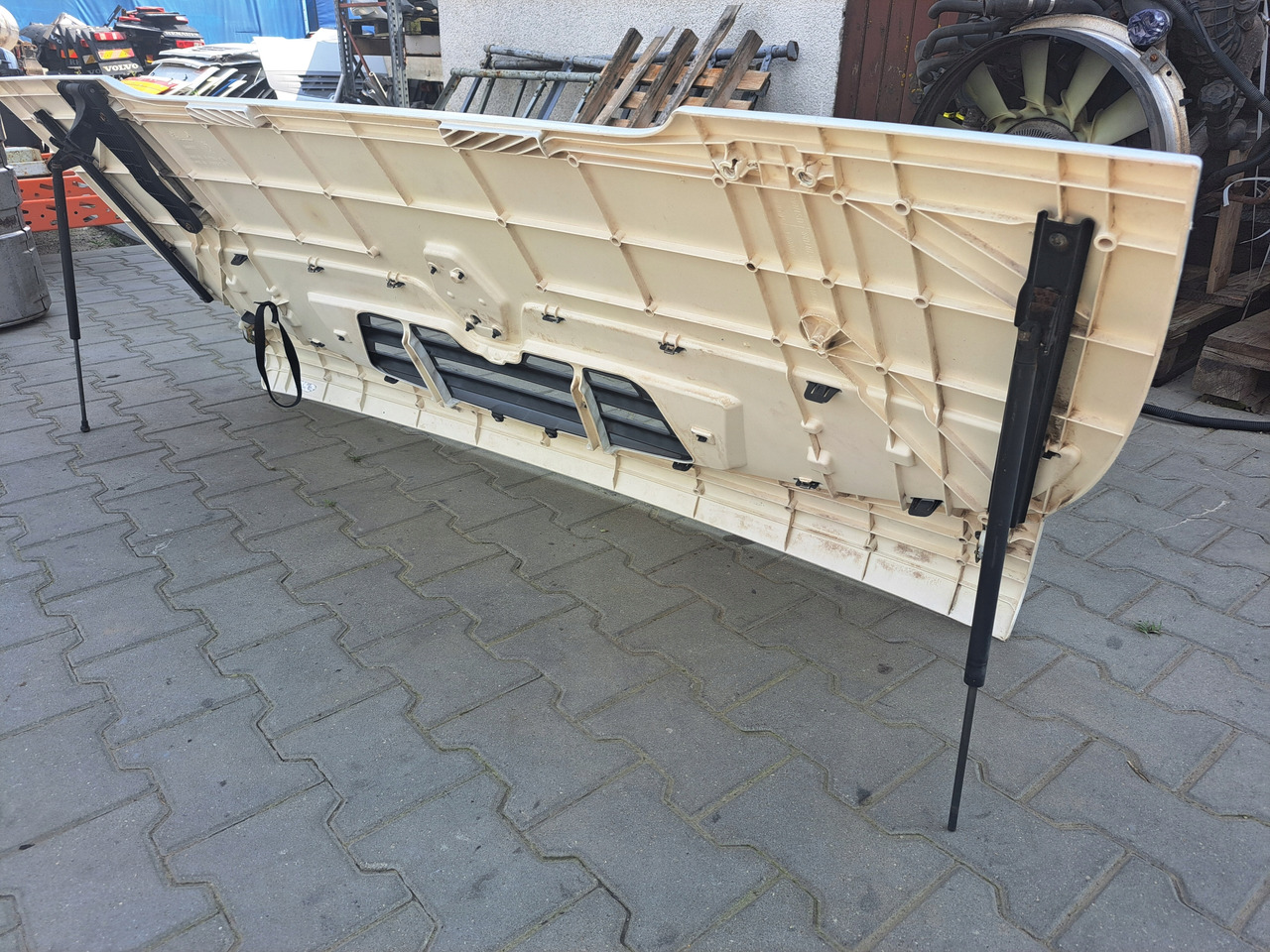 RENAULT MASKA ATRAPA RENAULT PREMIUM LANDER KERAX DXI ORYGINAŁ - Capota para Camión: foto 5 RENAULT MASKA ATRAPA RENAULT PREMIUM LANDER KERAX DXI ORYGINAŁ - Capota para Camión: foto 5