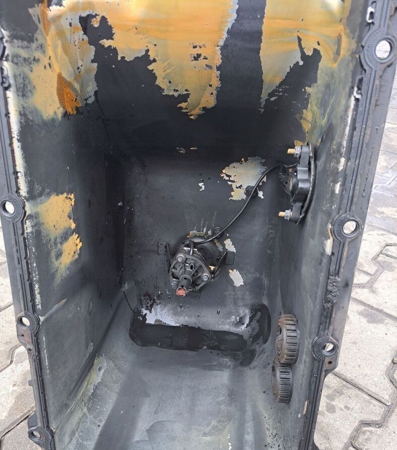 Cárter de aceite para Camión RENAULT MISA MISKA OLEJOWA SILNIKA METALOWA RENAULT PREMIUM KERAX LANDER DXI 11: foto 6 Cárter de aceite para Camión RENAULT MISA MISKA OLEJOWA SILNIKA METALOWA RENAULT PREMIUM KERAX LANDER DXI 11: foto 6