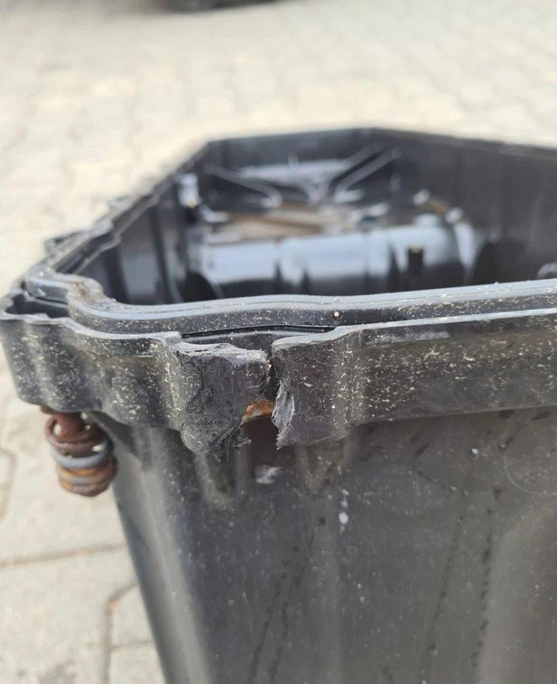 RENAULT MISA MISKA OLEJOWA SILNIKA RENAULT MAGNUM DXI 13 - Cárter de aceite para Camión: foto 4 RENAULT MISA MISKA OLEJOWA SILNIKA RENAULT MAGNUM DXI 13 - Cárter de aceite para Camión: foto 4