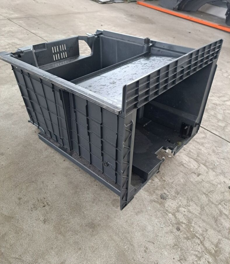 Renault SCHOWEK PRAWY SZUFLADA POD ŁÓŻKO RENAULT GAMA T HIGH 82315005 - Cabina e interior para Camión: foto 3 Renault SCHOWEK PRAWY SZUFLADA POD ŁÓŻKO RENAULT GAMA T HIGH 82315005 - Cabina e interior para Camión: foto 3