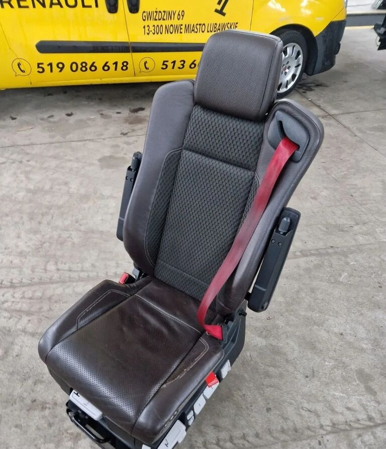 Renault SIEDZENIE KIEROWCY Renault GAMA T C K - Asiento para Camión: foto 1 Renault SIEDZENIE KIEROWCY Renault GAMA T C K - Asiento para Camión: foto 1