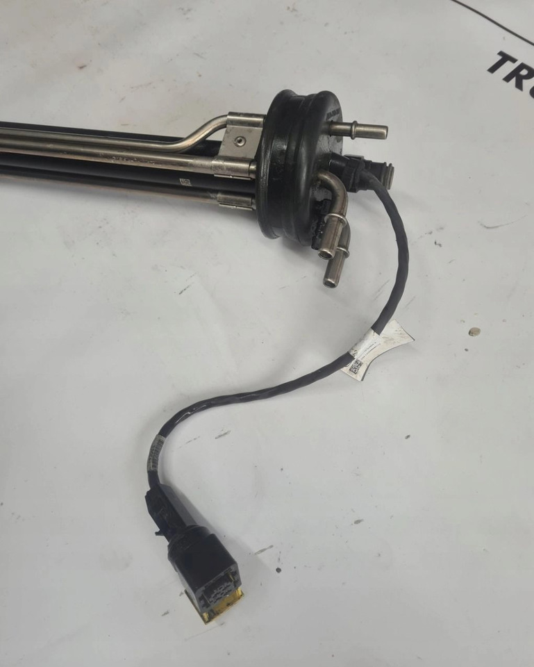 SMOK ADBLUE Z CZUJNIKIEM JAKOŚCI RENAULT GAMA T VOLVO FM 4 FH 4 LIFT FH 5 23343310 P03 - Silenciador/ Sistema de escape: foto 3 SMOK ADBLUE Z CZUJNIKIEM JAKOŚCI RENAULT GAMA T VOLVO FM 4 FH 4 LIFT FH 5 23343310 P03 - Silenciador/ Sistema de escape: foto 3