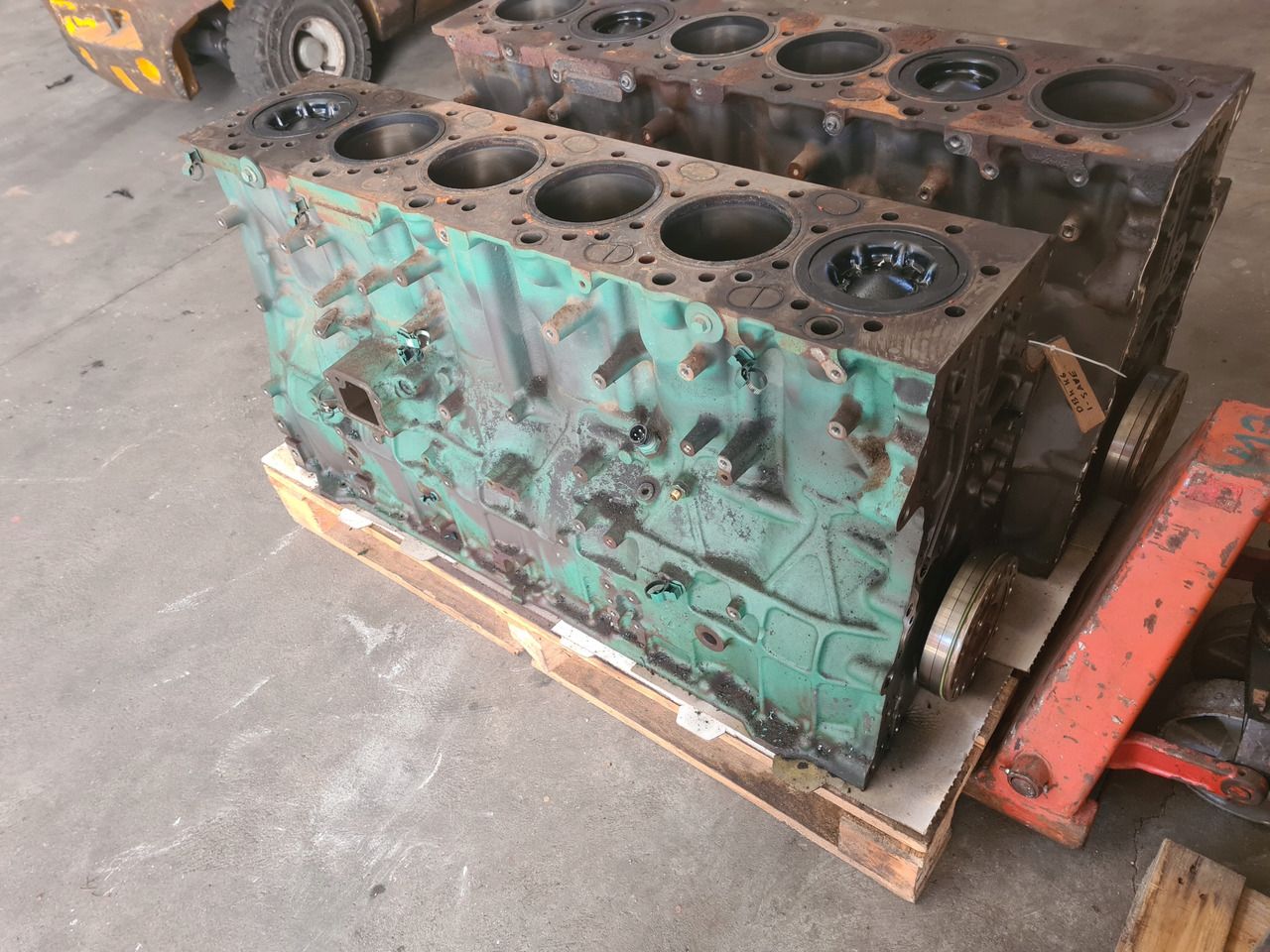 VOLVO BLOK SILNIKA TŁOKI WAŁ RENAULT GAMA EVO TURBOCOMPOUND VOLVO FH 4 5 D13K K6 - Bloque de cilindros para Camión: foto 4 VOLVO BLOK SILNIKA TŁOKI WAŁ RENAULT GAMA EVO TURBOCOMPOUND VOLVO FH 4 5 D13K K6 - Bloque de cilindros para Camión: foto 4