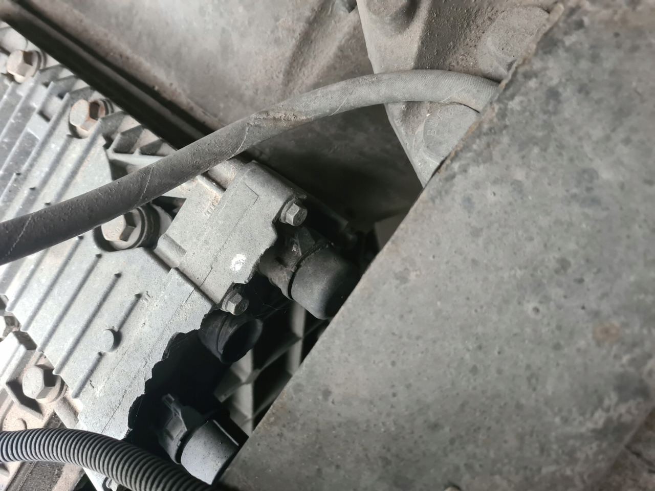 VOLVO ELEKTRONIKA WYBIERAKA SKRZYNI BIEGÓW " VT " VOLVO FH FM RENAULT MAGNUM DXI - Caja de cambios y piezas para Camión: foto 2 VOLVO ELEKTRONIKA WYBIERAKA SKRZYNI BIEGÓW " VT " VOLVO FH FM RENAULT MAGNUM DXI - Caja de cambios y piezas para Camión: foto 2