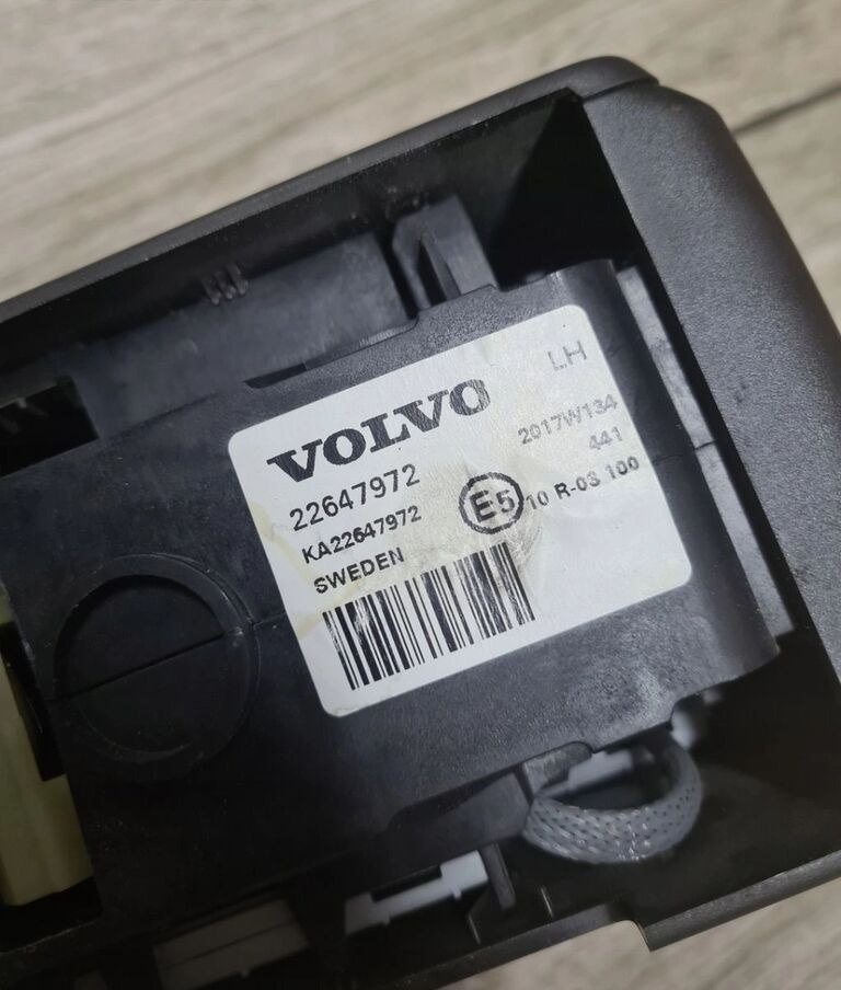 VOLVO JOYSTICK ZMIANY BIEGÓW GAŁKA LEWAREK VOLVO FH 4 FM 4 FH 16 EURO 6 22647972 - Palanca de cambio para Camión: foto 3 VOLVO JOYSTICK ZMIANY BIEGÓW GAŁKA LEWAREK VOLVO FH 4 FM 4 FH 16 EURO 6 22647972 - Palanca de cambio para Camión: foto 3