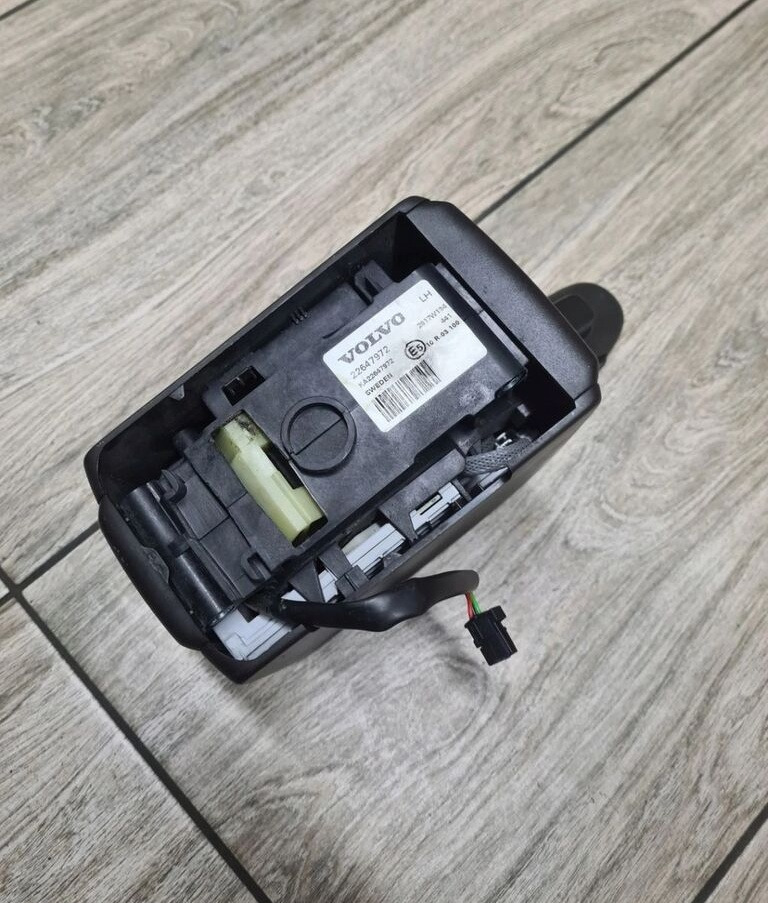 VOLVO JOYSTICK ZMIANY BIEGÓW GAŁKA LEWAREK VOLVO FH 4 FM 4 FH 16 EURO 6 22647972 - Palanca de cambio para Camión: foto 2 VOLVO JOYSTICK ZMIANY BIEGÓW GAŁKA LEWAREK VOLVO FH 4 FM 4 FH 16 EURO 6 22647972 - Palanca de cambio para Camión: foto 2