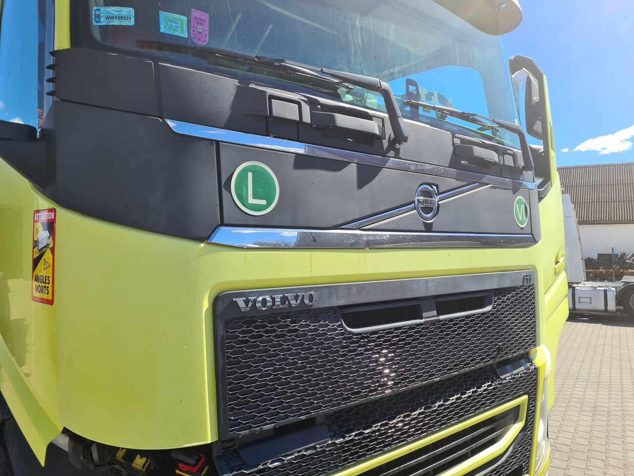 VOLVO MASKA KOMPLETNA GÓRNA GRILL ATRAPA KABINY VOLVO FH 4 EURO 6 - Capota para Camión: foto 2 VOLVO MASKA KOMPLETNA GÓRNA GRILL ATRAPA KABINY VOLVO FH 4 EURO 6 - Capota para Camión: foto 2
