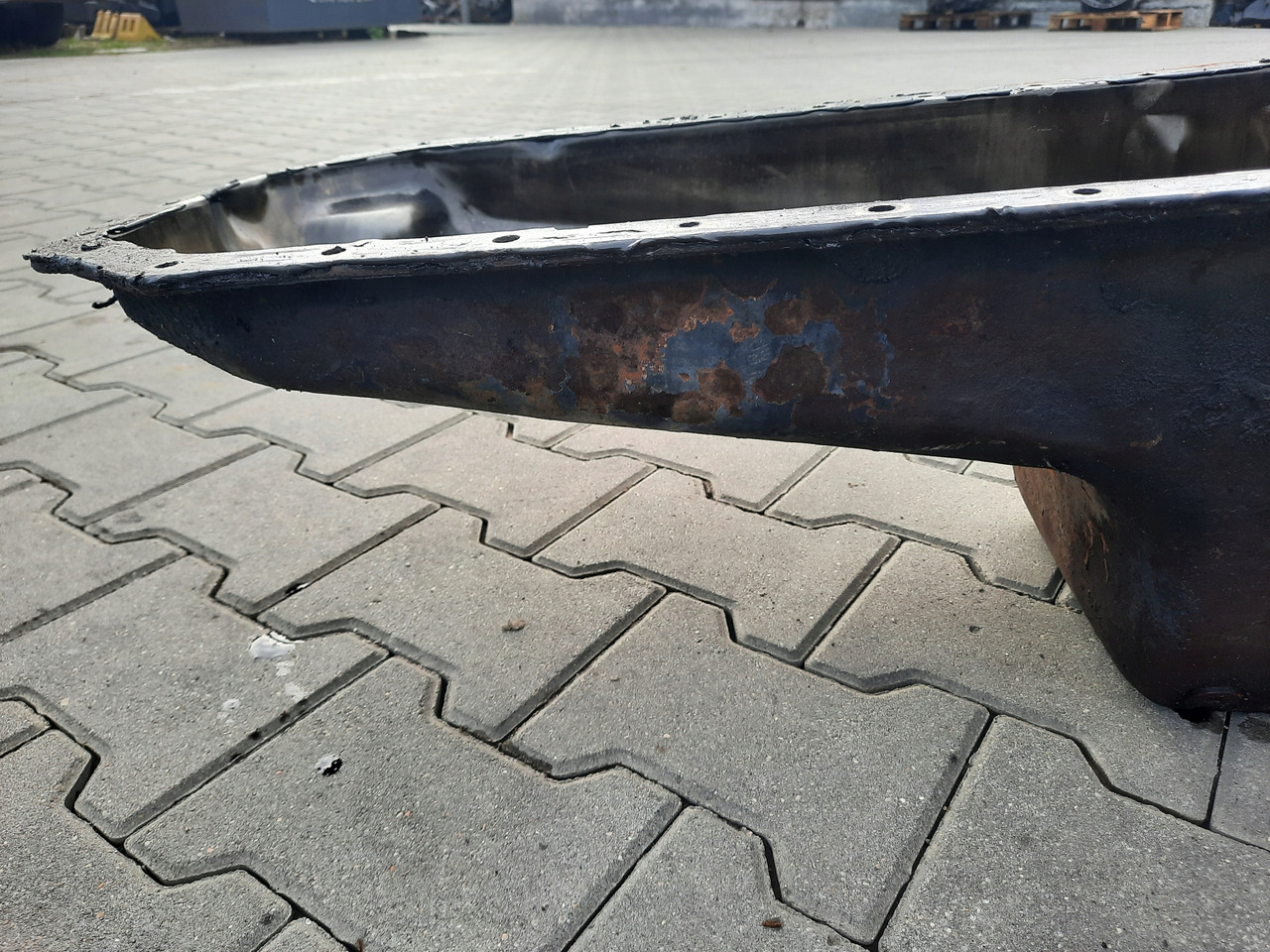 VOLVO MISA MISKA OLEJOWA SILNIKA RENAULT MIDLUM PREMIUM DXI 7 VOLVO FL FE - Cárter de aceite para Camión: foto 4 VOLVO MISA MISKA OLEJOWA SILNIKA RENAULT MIDLUM PREMIUM DXI 7 VOLVO FL FE - Cárter de aceite para Camión: foto 4