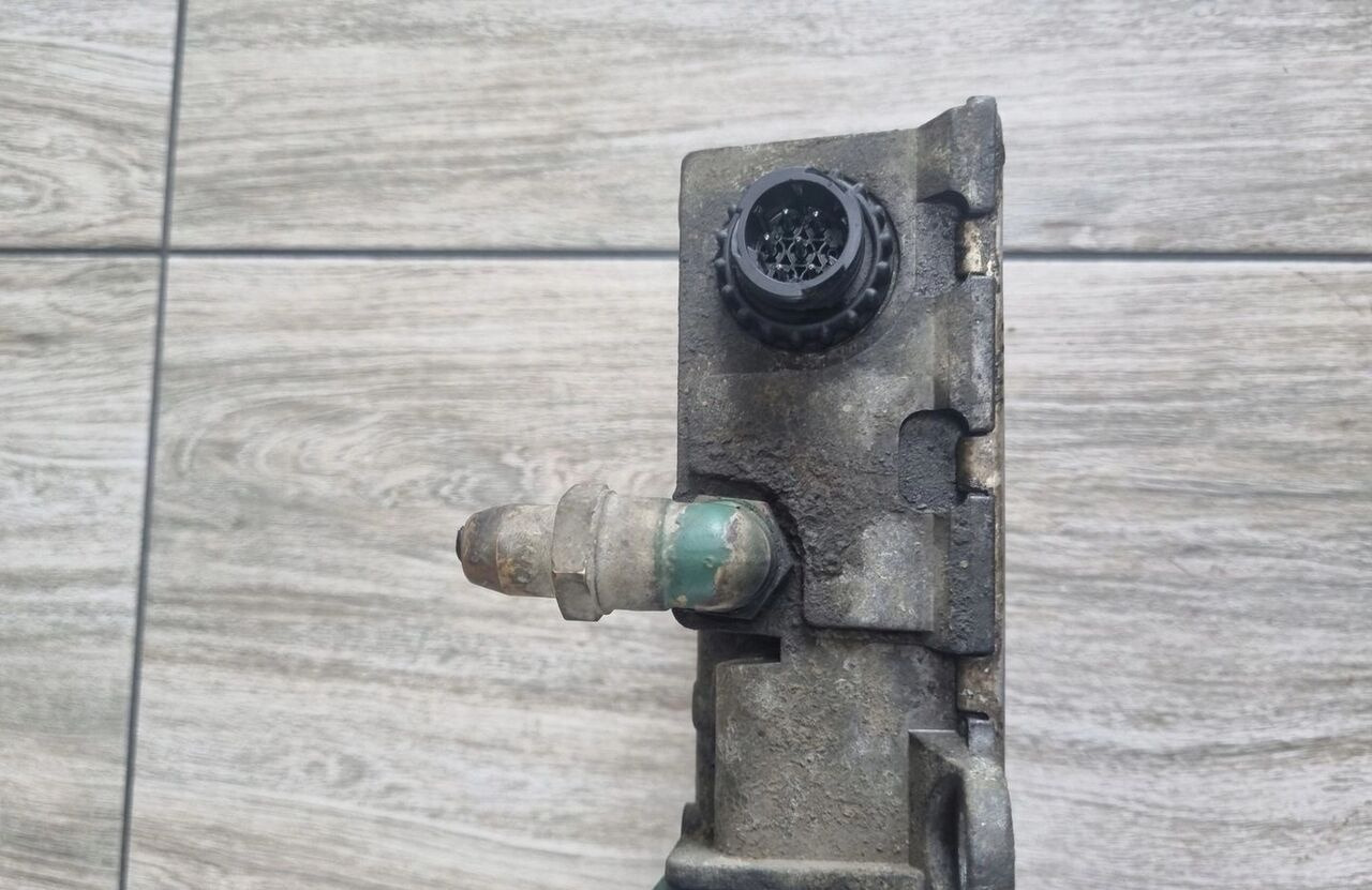 VOLVO ZAWÓR HAMULCA GÓRSKIEGO GÓRSKI VOLVO FH 16 D16E - Válvula de freno para Camión: foto 4 VOLVO ZAWÓR HAMULCA GÓRSKIEGO GÓRSKI VOLVO FH 16 D16E - Válvula de freno para Camión: foto 4