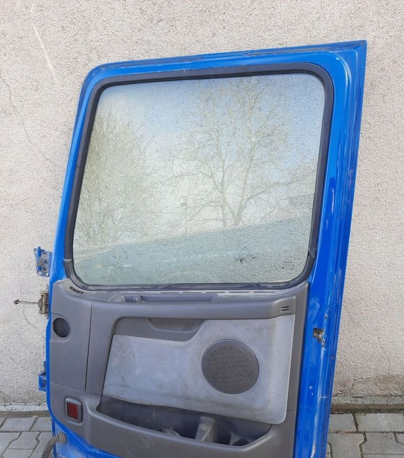 Volvo FH 12 13 - Puerta y piezas para Camión: foto 5 Volvo FH 12 13 - Puerta y piezas para Camión: foto 5