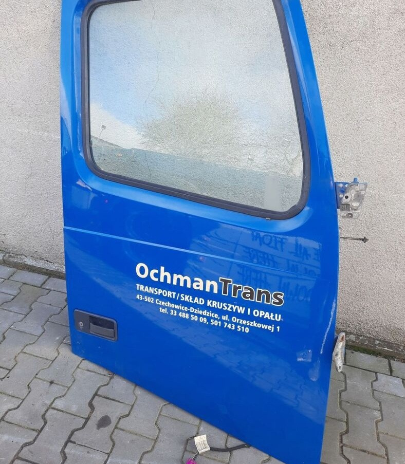 Volvo FH 12 13 - Puerta y piezas para Camión: foto 1 Volvo FH 12 13 - Puerta y piezas para Camión: foto 1