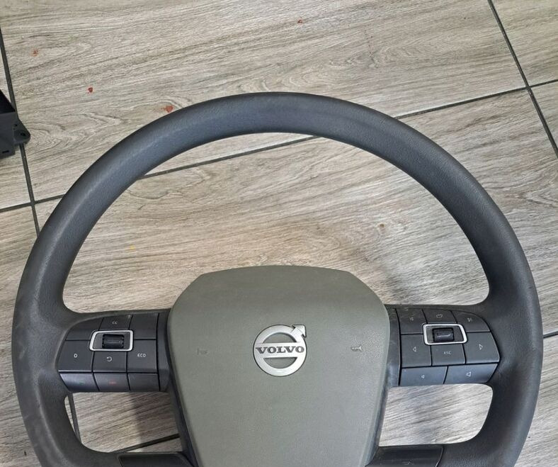 Volvo KIEROWNICA WIELOFUNKCYJNA VOLVO FH 4 FMX - Volante para Camión: foto 3 Volvo KIEROWNICA WIELOFUNKCYJNA VOLVO FH 4 FMX - Volante para Camión: foto 3