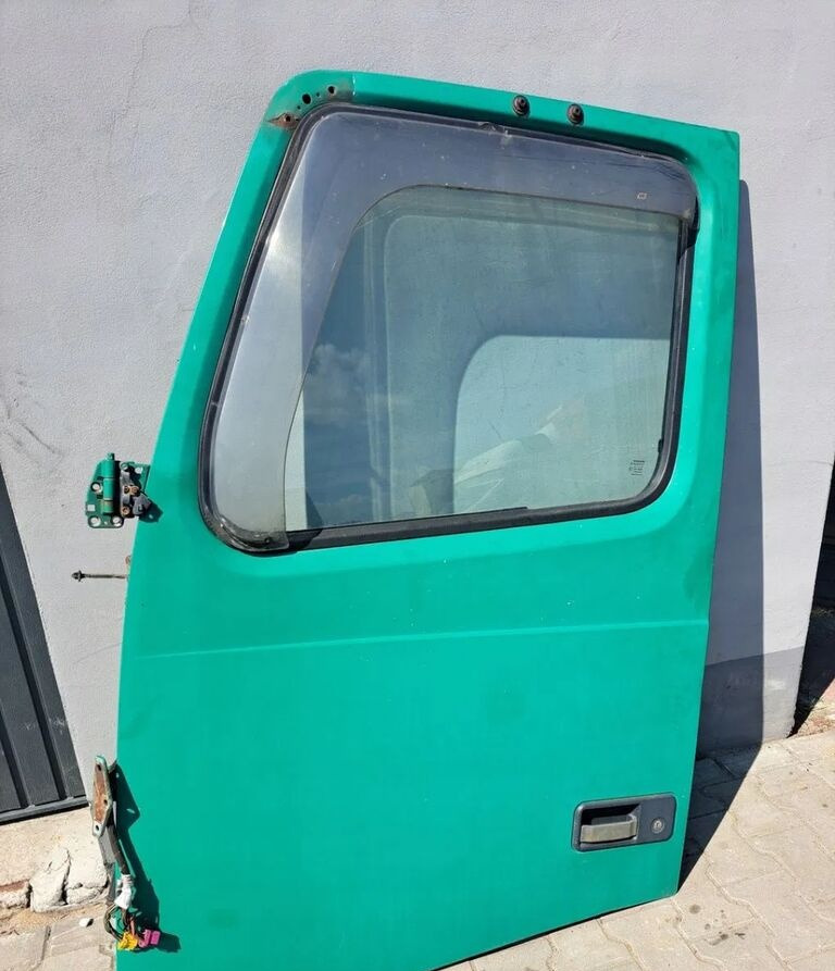 Volvo KOMPLETNE LEWE FH 12 13 Volvo - Puerta y piezas para Camión: foto 1 Volvo KOMPLETNE LEWE FH 12 13 Volvo - Puerta y piezas para Camión: foto 1