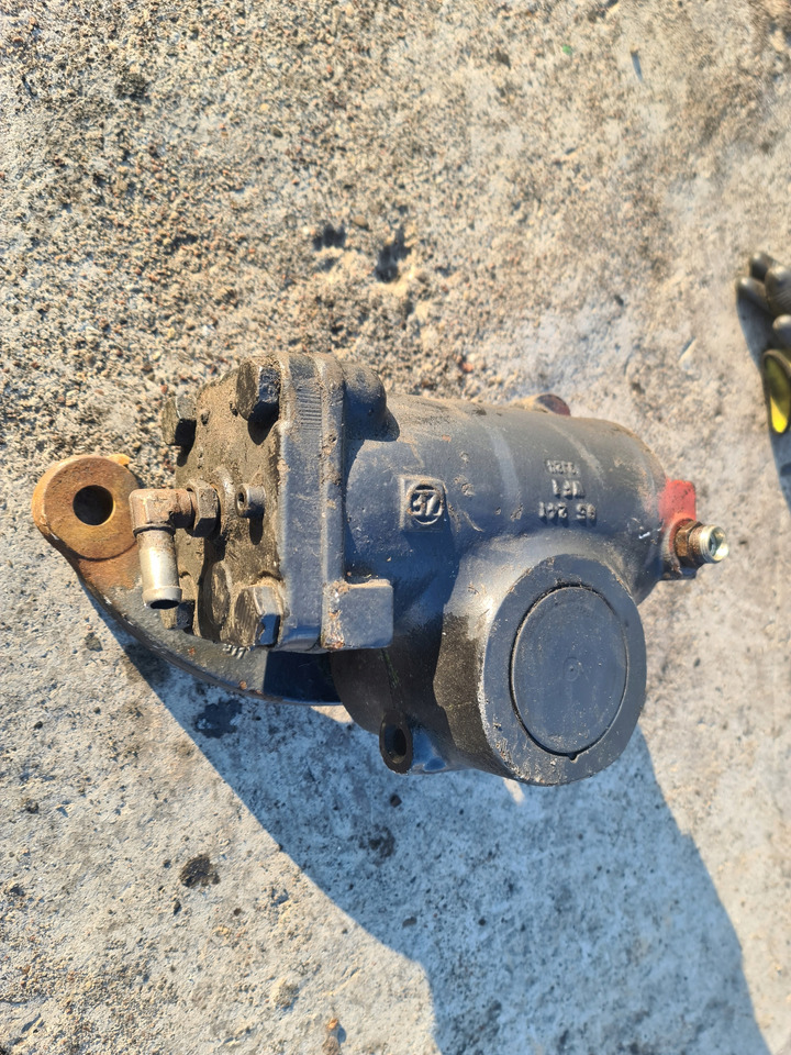 ZF KOLUMNA PRZEKŁADNIA KIEROWNICZA RENAULT MIDLUM DXI 19,5 - Caja de dirección para Camión: foto 3 ZF KOLUMNA PRZEKŁADNIA KIEROWNICZA RENAULT MIDLUM DXI 19,5 - Caja de dirección para Camión: foto 3