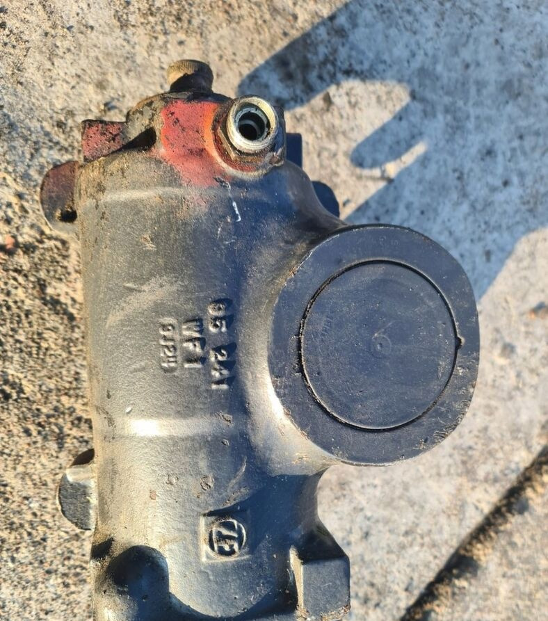 ZF KOLUMNA PRZEKŁADNIA KIEROWNICZA RENAULT MIDLUM DXI 19,5 - Caja de dirección para Camión: foto 2 ZF KOLUMNA PRZEKŁADNIA KIEROWNICZA RENAULT MIDLUM DXI 19,5 - Caja de dirección para Camión: foto 2