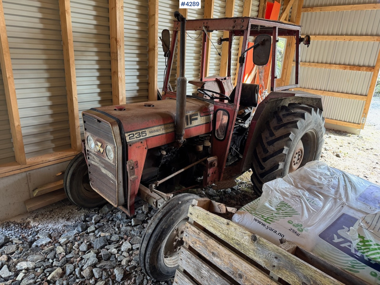 1980 Massey Ferguson 235 w/loader - Tractor: foto 1 1980 Massey Ferguson 235 w/loader - Tractor: foto 1