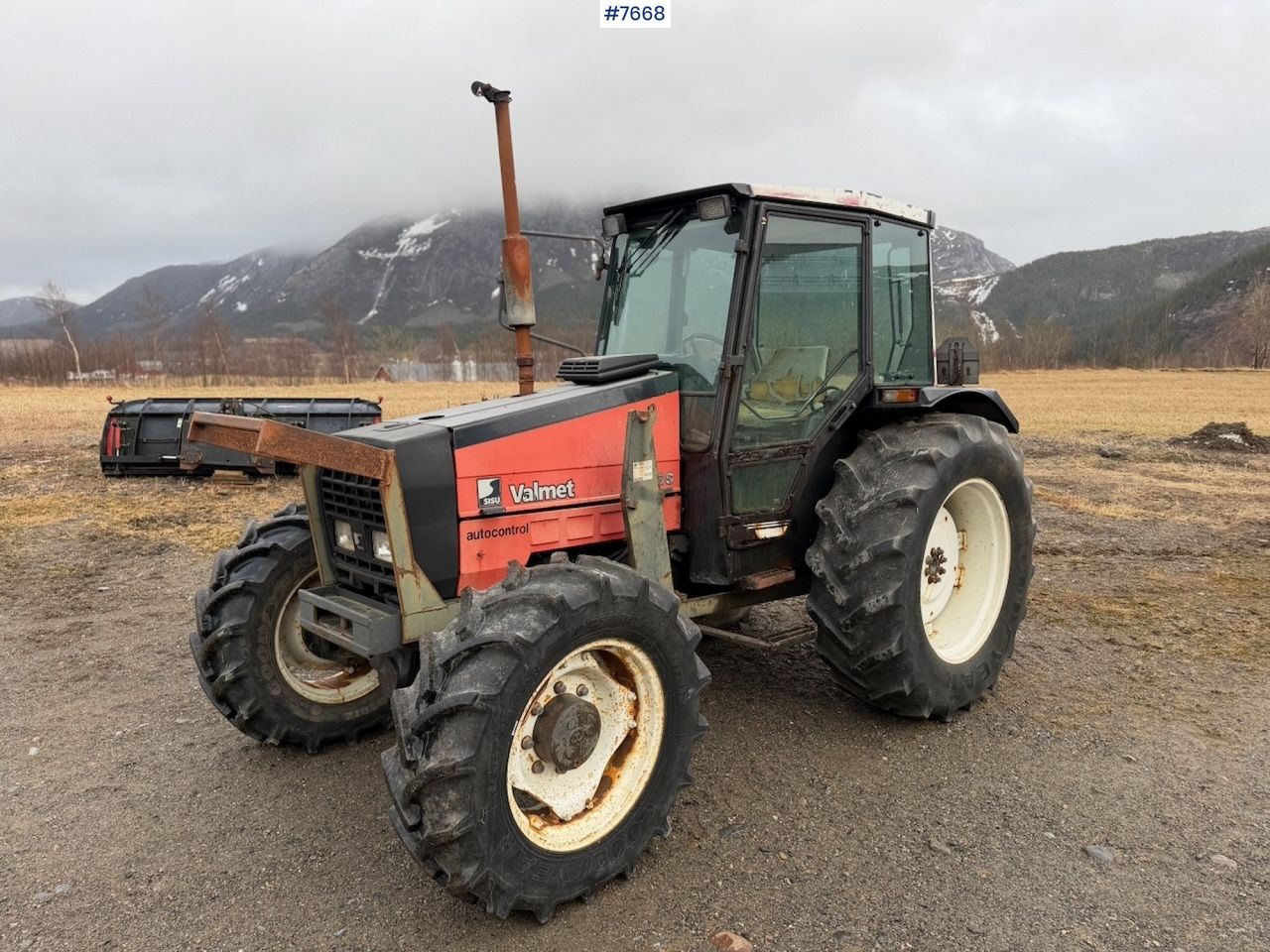 1995 Valmet 665S with Front loader - Tractor: foto 1 1995 Valmet 665S with Front loader - Tractor: foto 1