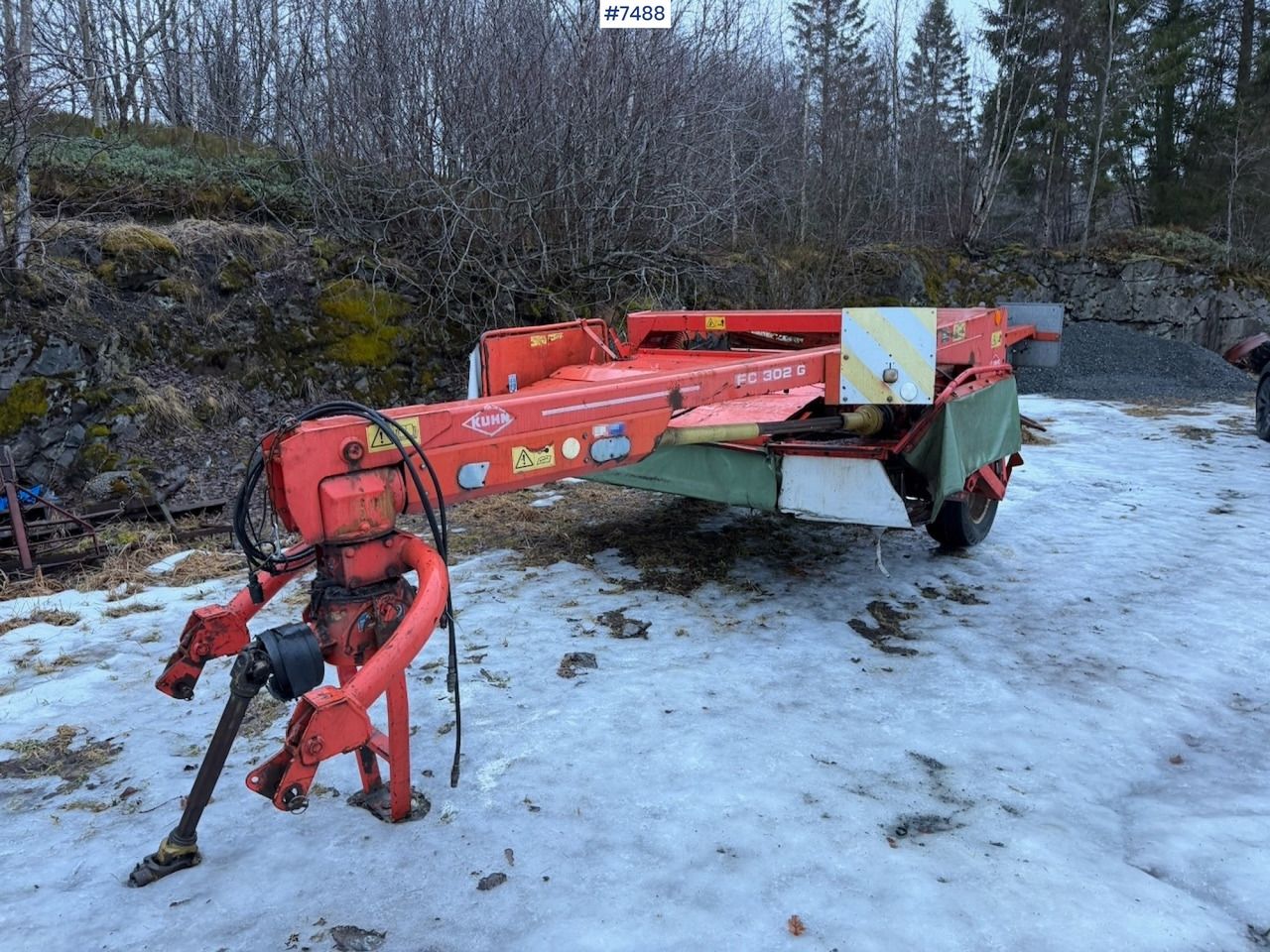 1999 KUHN FC 302 G Mower - Maquinaria de henificación: foto 1 1999 KUHN FC 302 G Mower - Maquinaria de henificación: foto 1