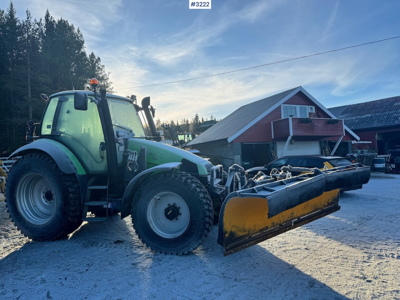 Tractor 2001 Deutz-Fahr Agrotron 120 4x4 tractor with front loader, 2 sets of tires, snowplow mount, and blade.: foto 1