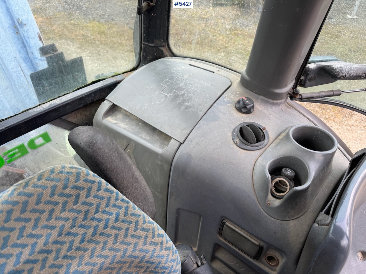 Tractor 2001 Deutz Fahr Agrotron 90 w/front loader.: foto 16