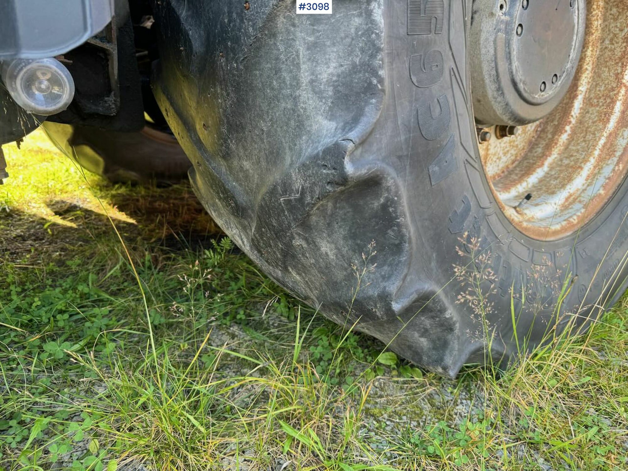 Tractor 2001 JCB Fastrac 3185 4x4. The plow rigged and two sets of tires.: foto 16 Tractor 2001 JCB Fastrac 3185 4x4. The plow rigged and two sets of tires.: foto 16