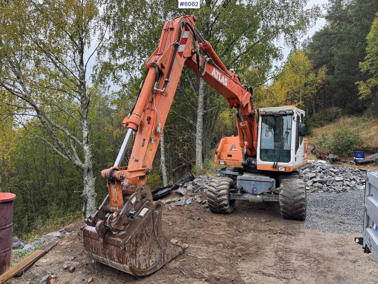 2002 Atlas 1304 w/ 1 backhoe bucket Low Hours! - Excavadora de ruedas: foto 2 2002 Atlas 1304 w/ 1 backhoe bucket Low Hours! - Excavadora de ruedas: foto 2