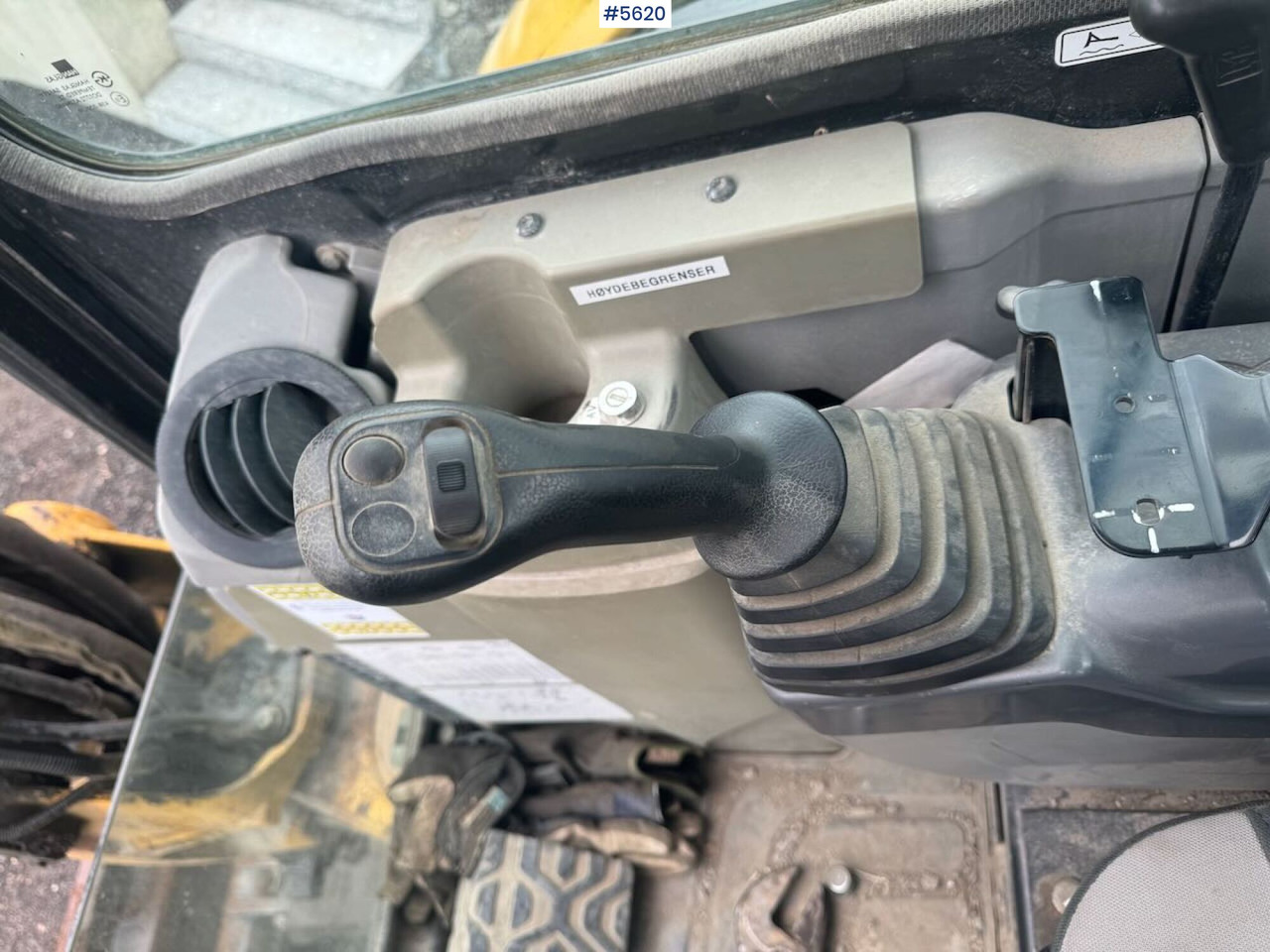 Excavadora 2008 CAT 305C CR Tracked Excavator with Tilt and 2 Buckets: foto 18 Excavadora 2008 CAT 305C CR Tracked Excavator with Tilt and 2 Buckets: foto 18