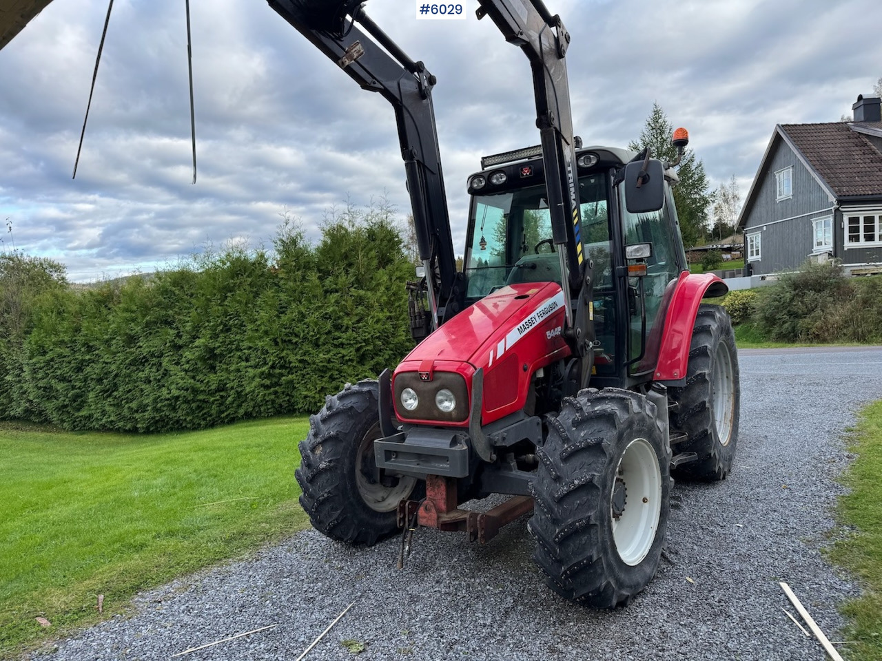 2010 Massey Ferguson 5445 with Front Loader - Tractor: foto 2 2010 Massey Ferguson 5445 with Front Loader - Tractor: foto 2