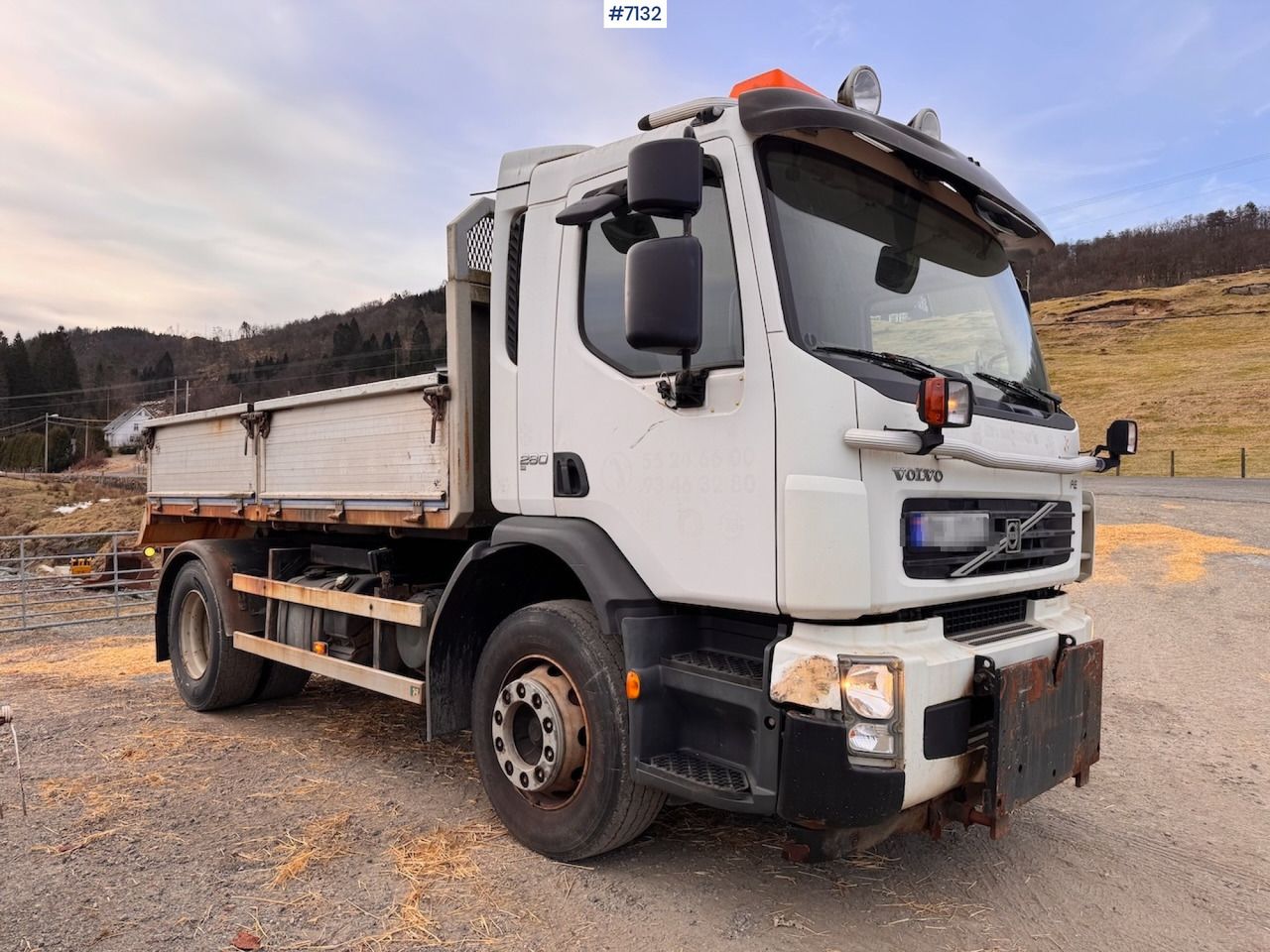 2010 Volvo FE 280 4X2 - Volquete camión: foto 3 2010 Volvo FE 280 4X2 - Volquete camión: foto 3