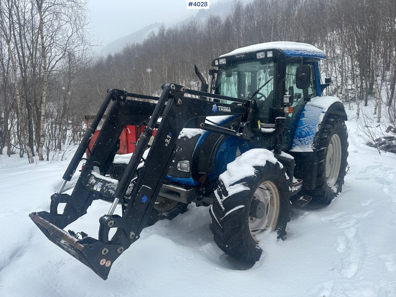 2012 Valtra N122 4x4 traktor w/ front loader and Dalen snow blower - Tractor: foto 1 2012 Valtra N122 4x4 traktor w/ front loader and Dalen snow blower - Tractor: foto 1