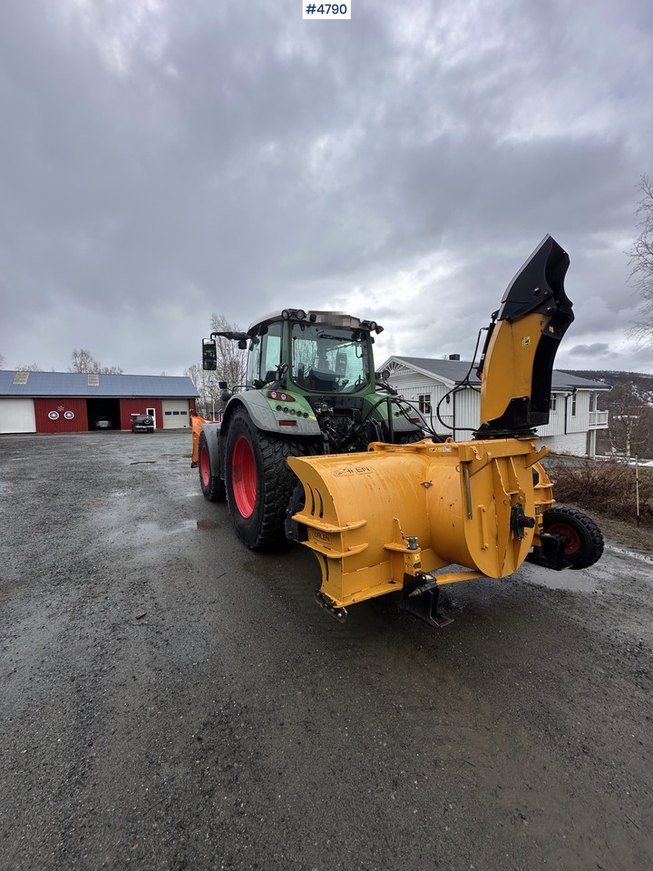 2014 Fendt 514 Vario 4x4 w/ front loader, folding plow, snow blower and sand spreader - Tractor: foto 3 2014 Fendt 514 Vario 4x4 w/ front loader, folding plow, snow blower and sand spreader - Tractor: foto 3
