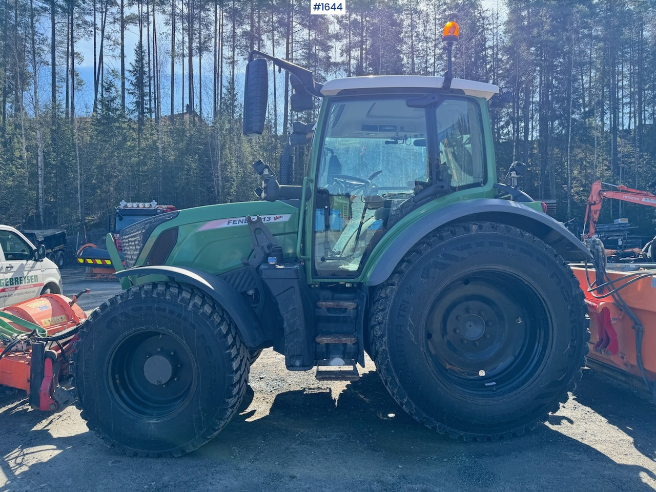2015 Fendt 313S4 Traktor w/ front loader - Tractor: foto 3 2015 Fendt 313S4 Traktor w/ front loader - Tractor: foto 3
