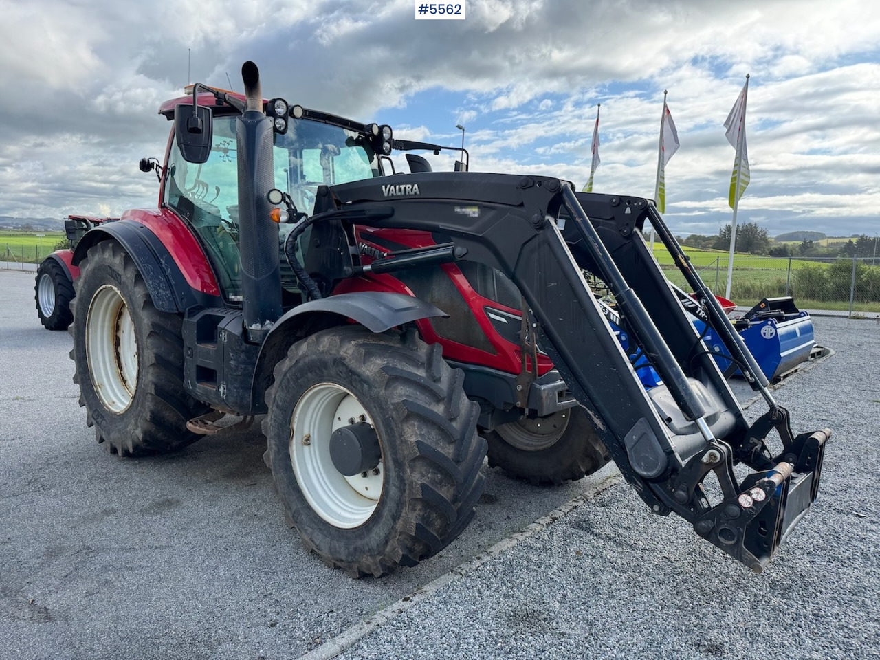 2018 Valtra T194 w/ front loader. - Tractor: foto 1 2018 Valtra T194 w/ front loader. - Tractor: foto 1
