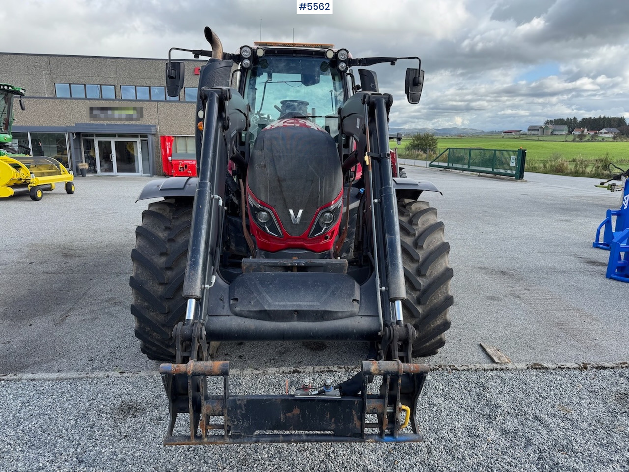 2018 Valtra T194 w/ front loader. - Tractor: foto 3 2018 Valtra T194 w/ front loader. - Tractor: foto 3