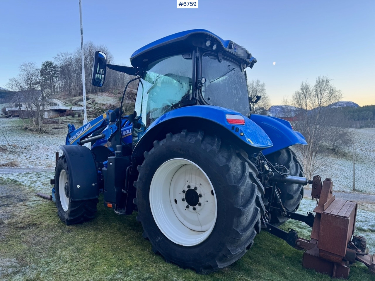 2021 New Holland T6.180 w/ Front loader, 2 sets of tires and Front hydraulics. 2100 hours. - Tractor: foto 4 2021 New Holland T6.180 w/ Front loader, 2 sets of tires and Front hydraulics. 2100 hours. - Tractor: foto 4