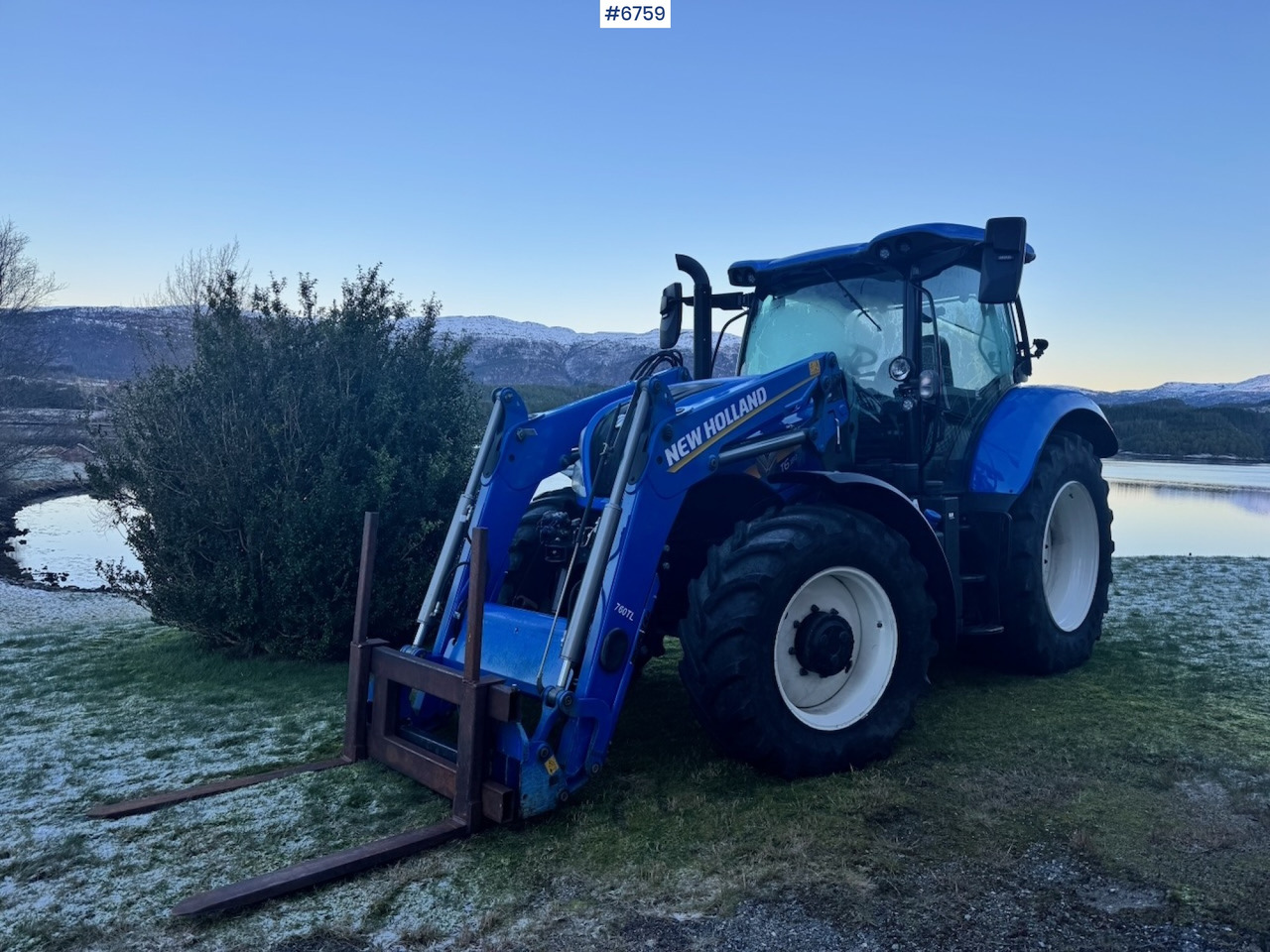 2021 New Holland T6.180 w/ Front loader, 2 sets of tires and Front hydraulics. 2100 hours. - Tractor: foto 1 2021 New Holland T6.180 w/ Front loader, 2 sets of tires and Front hydraulics. 2100 hours. - Tractor: foto 1