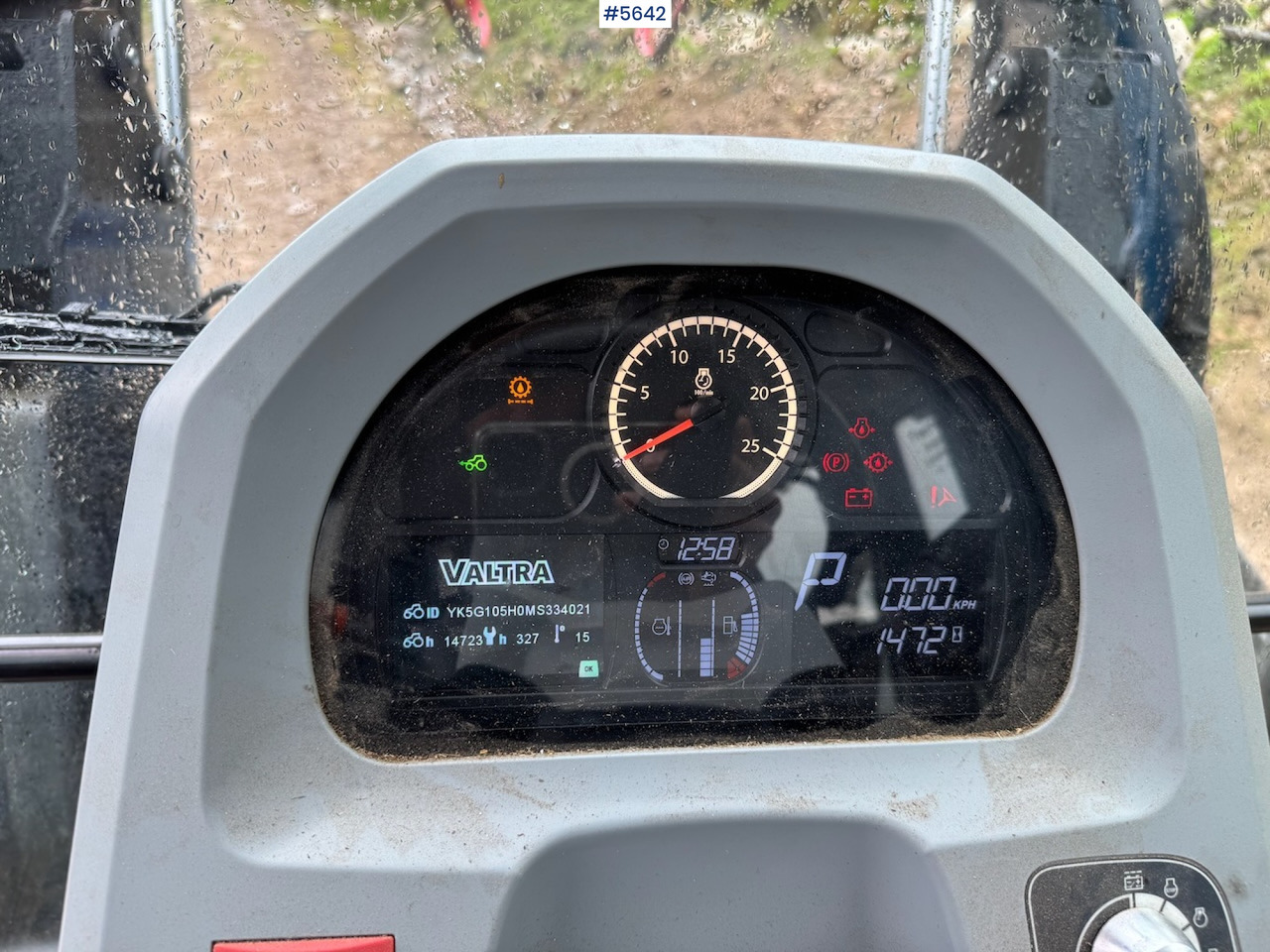 Tractor 2022 Valtra G105 with front loader and 2 sets of tires: foto 16