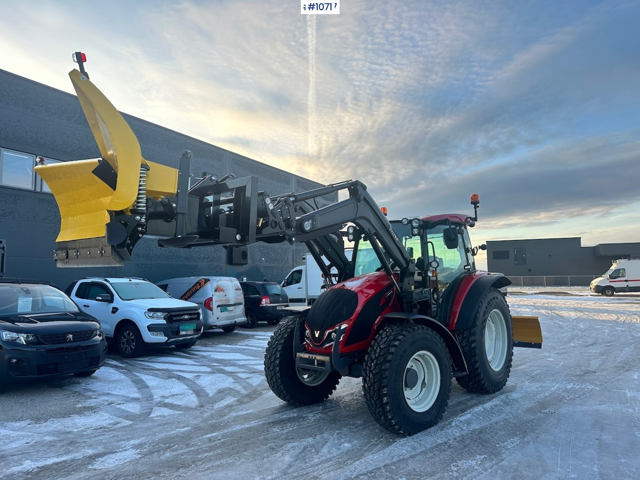 2023 Valtra A95 4x4 Tractor w/ Front Loader, Plow and Back plow - Tractor: foto 3 2023 Valtra A95 4x4 Tractor w/ Front Loader, Plow and Back plow - Tractor: foto 3