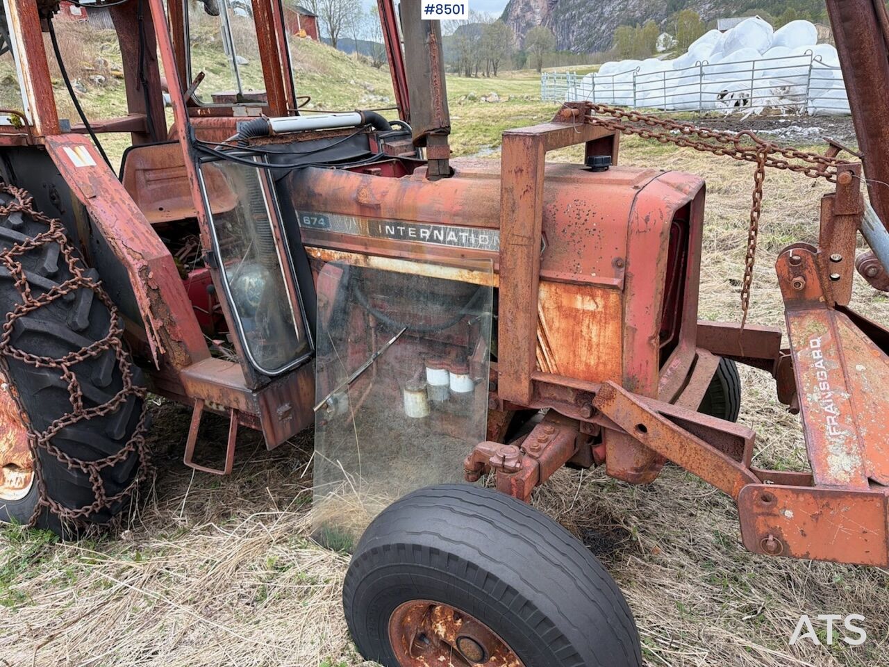 International 674 Backhoe loader Rep.object - Tractor: foto 5 International 674 Backhoe loader Rep.object - Tractor: foto 5
