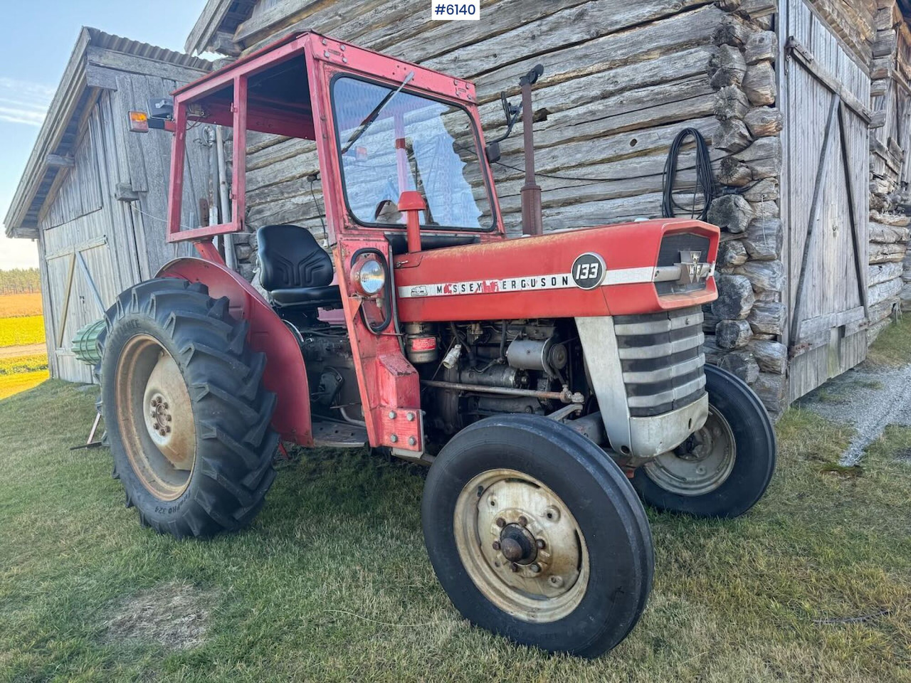 Massey Ferguson 133 - Tractor: foto 2 Massey Ferguson 133 - Tractor: foto 2