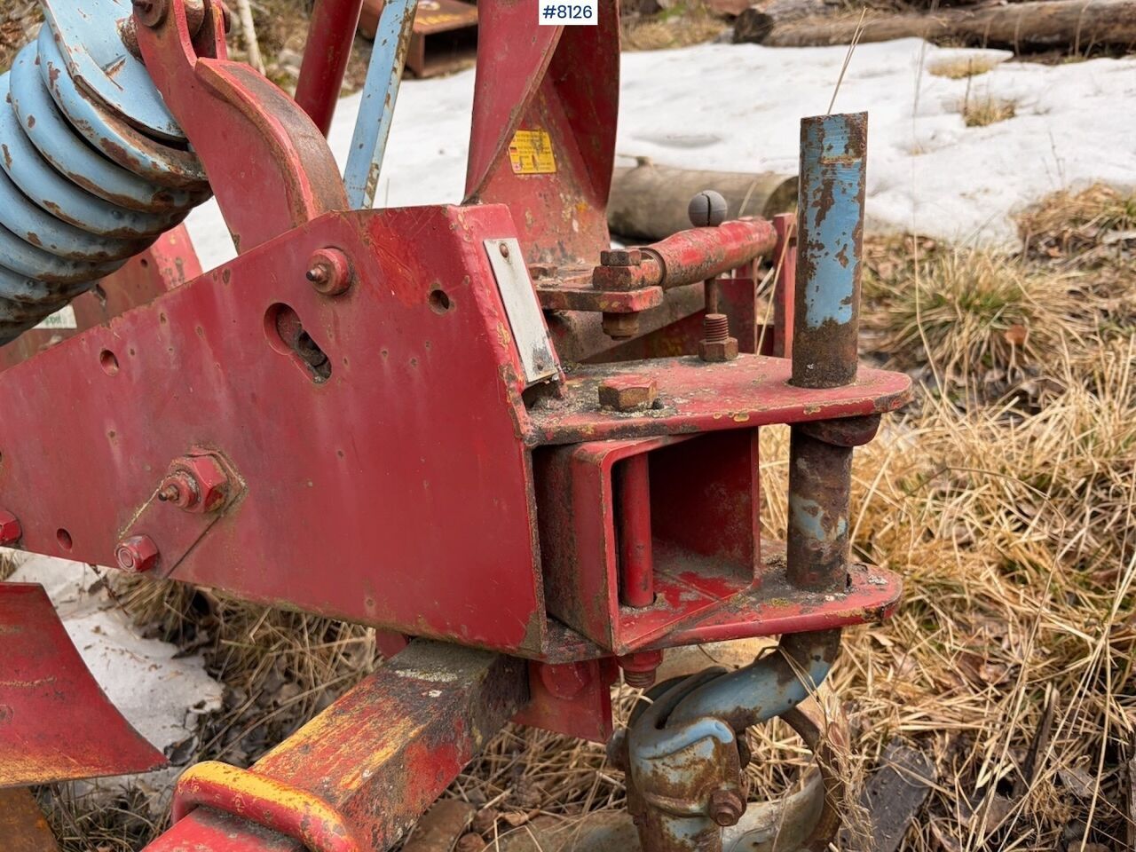 Reversible plough with spring release 2-blade - Equipo para trabajo del suelo: foto 1 Reversible plough with spring release 2-blade - Equipo para trabajo del suelo: foto 1