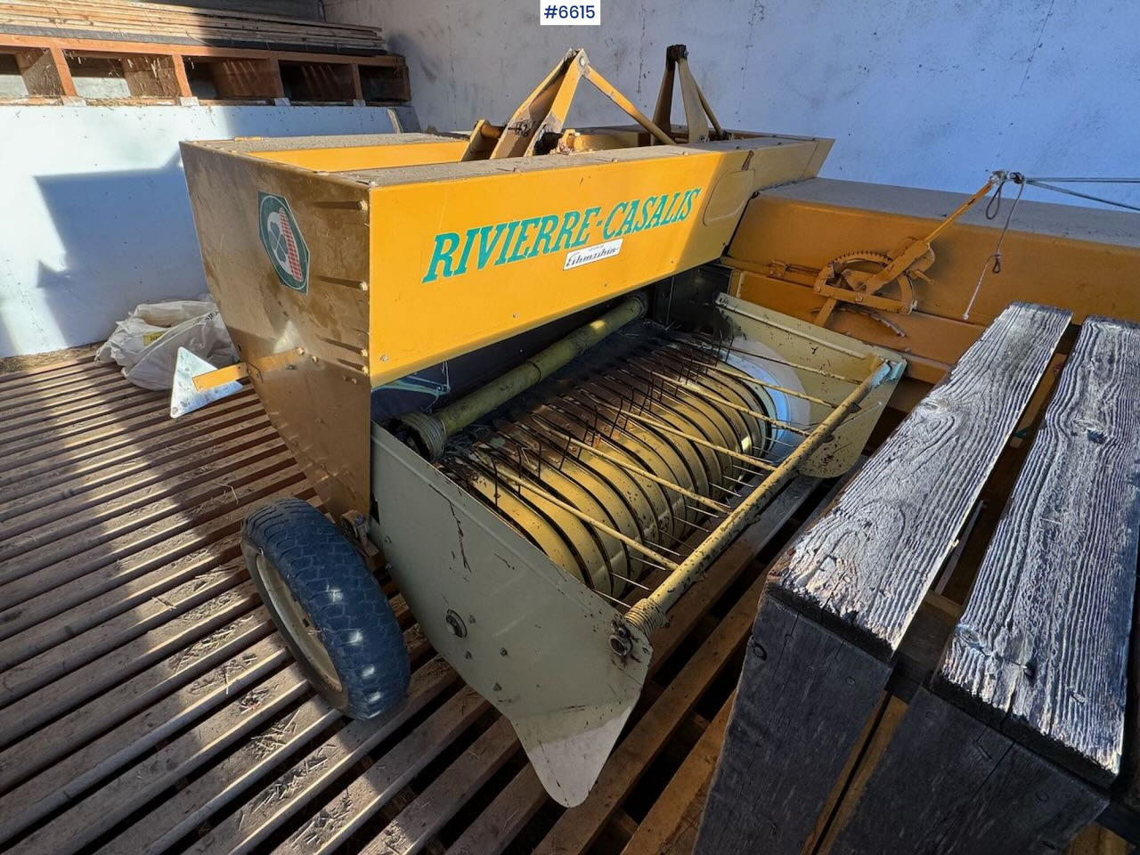 Rivierre-Casalis ER 40C Square baler - Maquinaria de henificación: foto 2 Rivierre-Casalis ER 40C Square baler - Maquinaria de henificación: foto 2