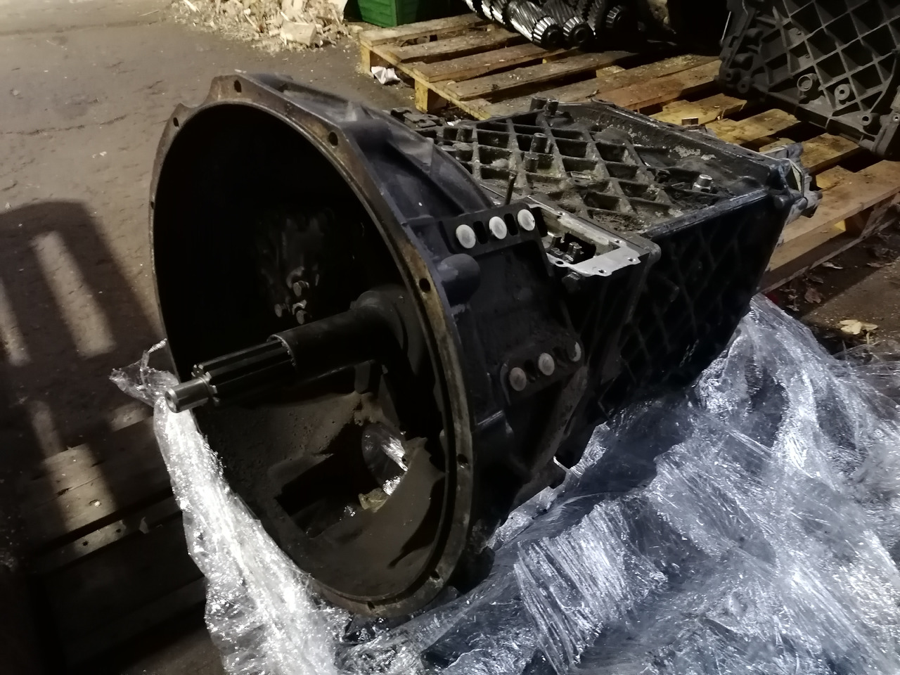 MAN DAF REMANUFACTURED gearbox ZF 16S151 ratio 0,84 - Caja de cambios: foto 2 MAN DAF REMANUFACTURED gearbox ZF 16S151 ratio 0,84 - Caja de cambios: foto 2