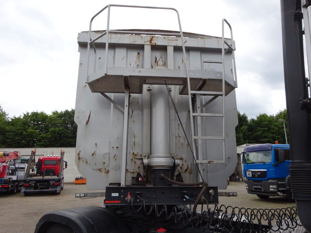 Carnehl Kipp Auflieger aus Stahl mit 3 Achsen 50 Kubik - Volquete semirremolque: foto 4 Carnehl Kipp Auflieger aus Stahl mit 3 Achsen 50 Kubik - Volquete semirremolque: foto 4