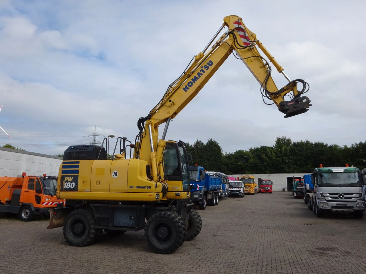 Komatsu PW180-11 - Excavadora de ruedas: foto 5 Komatsu PW180-11 - Excavadora de ruedas: foto 5