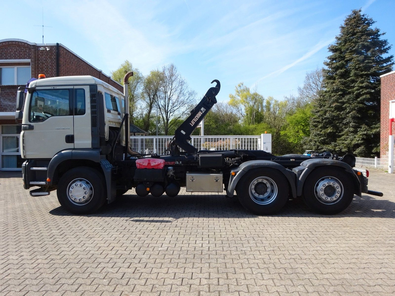 MAN 26.310 TGA Knickbarer Haken mit Lift+Lenkachse - Multibasculante camión: foto 5 MAN 26.310 TGA Knickbarer Haken mit Lift+Lenkachse - Multibasculante camión: foto 5