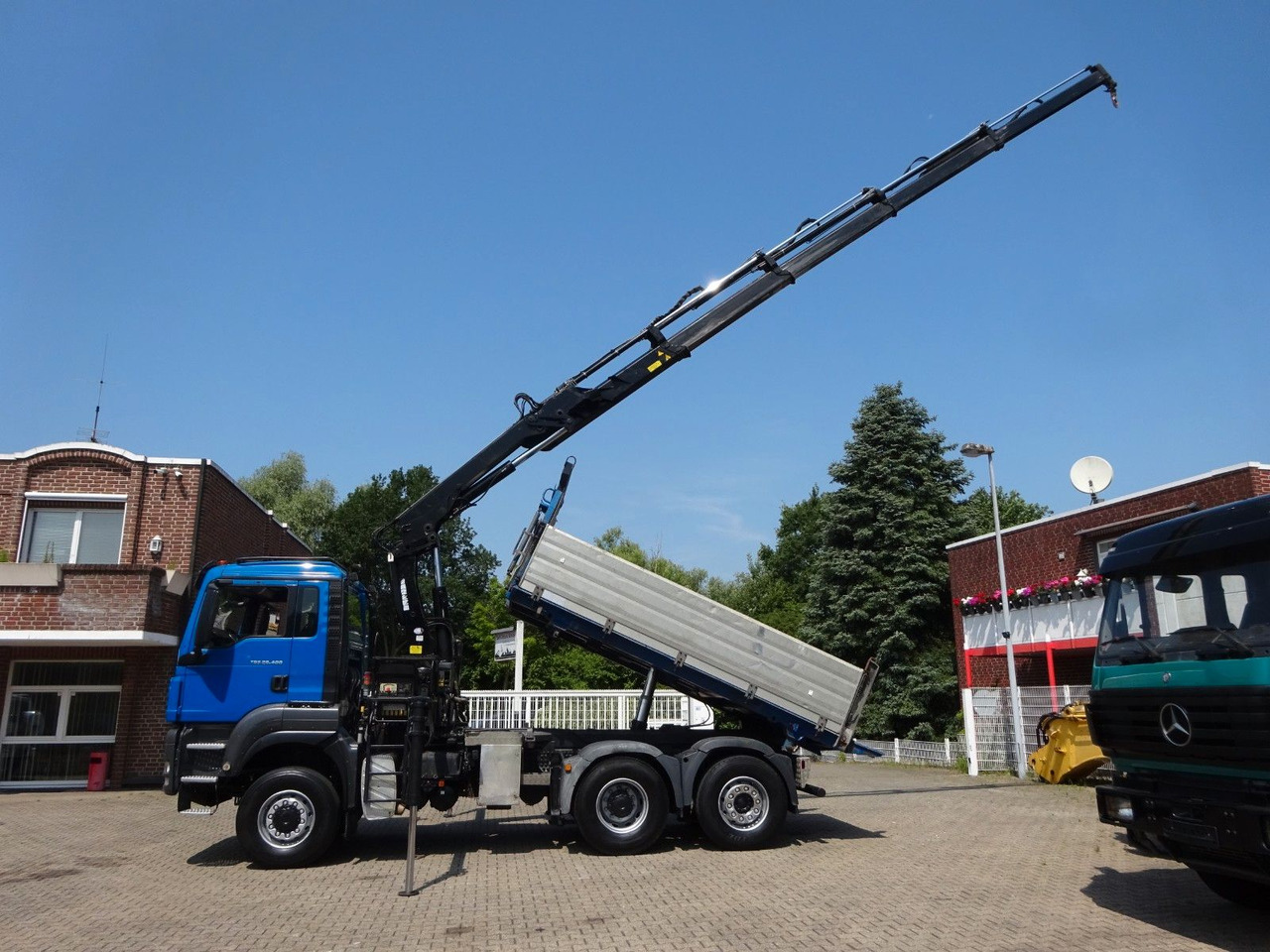 MAN 28.400 TGS 3Skipper+HIAB 166 E-4 HIPRPO 6x4-4 - Volquete camión, Camión grúa: foto 2 MAN 28.400 TGS 3Skipper+HIAB 166 E-4 HIPRPO 6x4-4 - Volquete camión, Camión grúa: foto 2